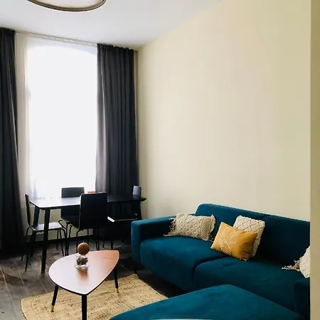 Great 3 Bedrooms/ 3 Bathrooms In The Heart Of Eu Area 公寓 *