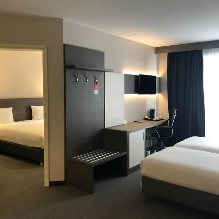 Western Centre Hotel 3*