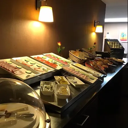 New Charlemagne 호텔