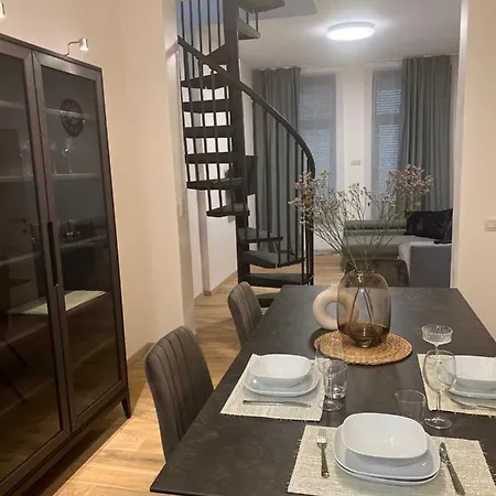 Exclusive Two-level With Private Terrace On The Canal アパート ブリュッセル