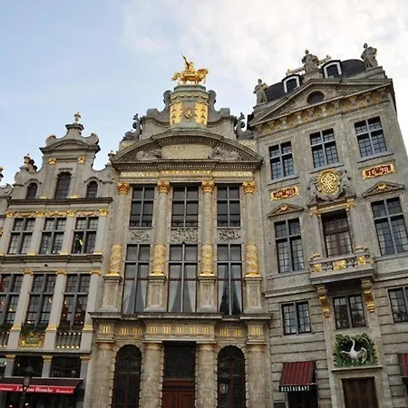 Cinquantenaire Apartment *