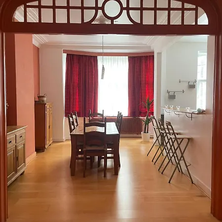 De Charme Dans Maison De Maitre Bruxelloise * Brusel