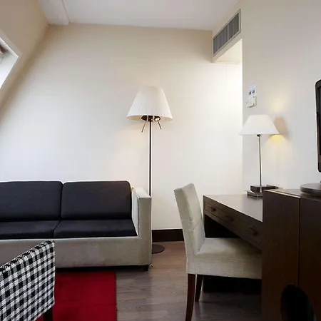 Nh Louise Hotel 4*
