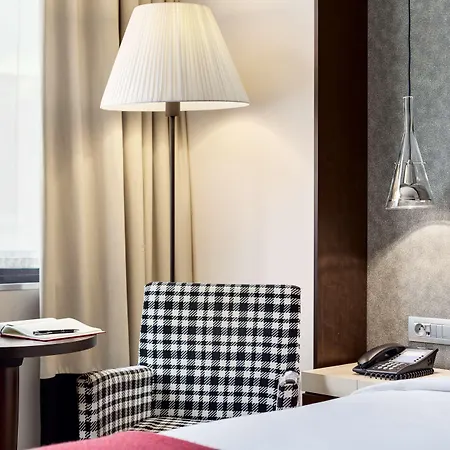 Nh Louise Bruxelles