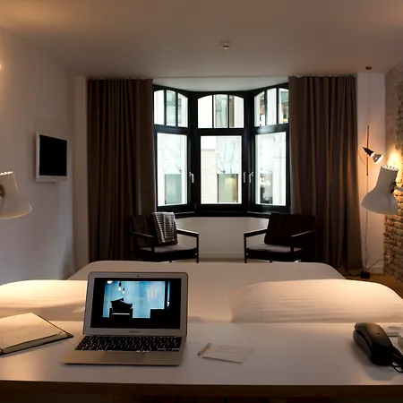 9hotel Hotell