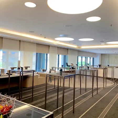 Pullman Centre Midi