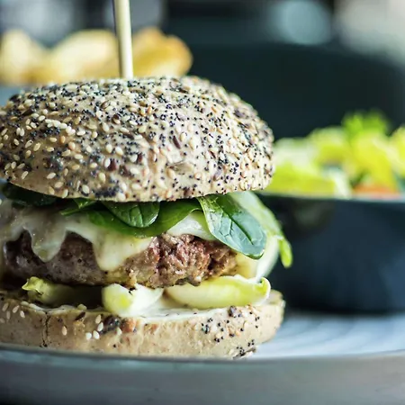 Hilton Grand Place Hotel 4*