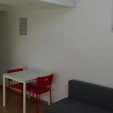 Duplex Sleeps 4 Apartment *