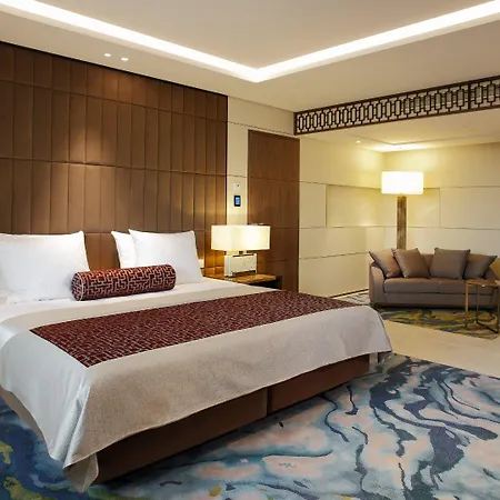 Tangla Hotel 5*