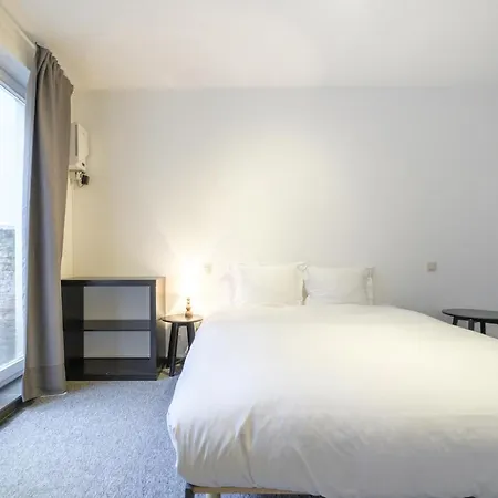 Magnificent 2 Bedroom Duplex + Terrace Ixelles Apartment *