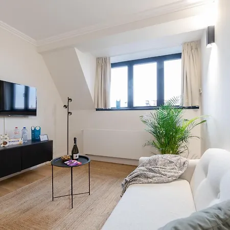 Sweet - Chatelain Apartment