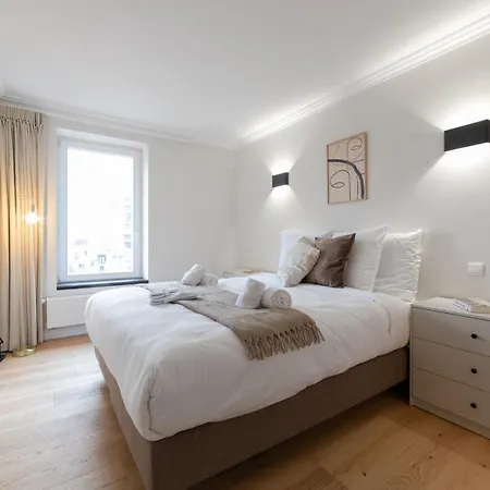Apartment Sweet - Chatelain *