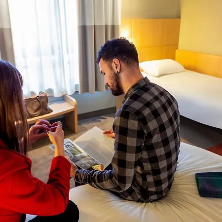Hotel Ibis Centre Gare Du Midi 3*