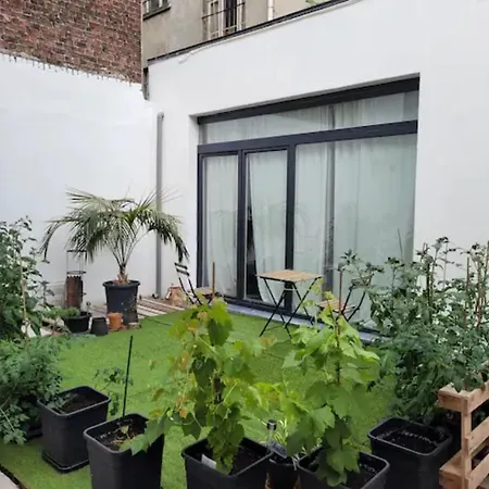 Brand New Iris With Private Bathroom And Balcony