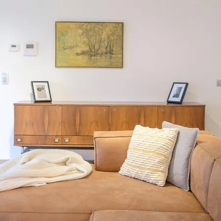 Apartman Superbe 3 Avec Terrasse Proche De La Place Flagey
