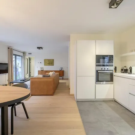 Superbe 3 Avec Terrasse Proche De La Place Flagey Apartman