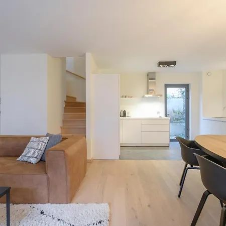 Apartman Superbe 3 Avec Terrasse Proche De La Place Flagey