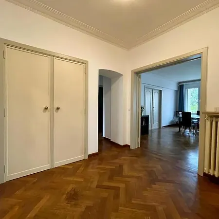 Apartman Spacious Next To Parc Du Cinquantenaire *