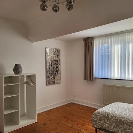 Brussels Bed & Blockchain Private With Shared Bathroom * Etterbeek