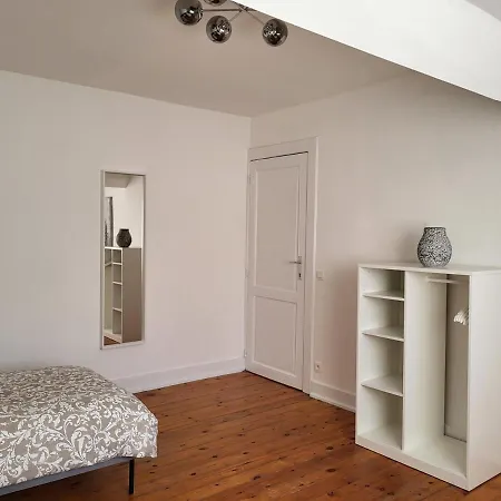 Brussels Bed & Blockchain Private With Shared Bathroom Gasthof *