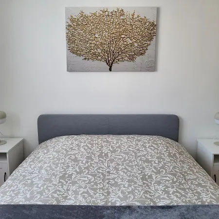 Brussels Bed & Blockchain Private With Shared Bathroom Gasthof Etterbeek