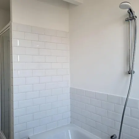 Gasthof Brussels Bed & Blockchain Private With Shared Bathroom Etterbeek