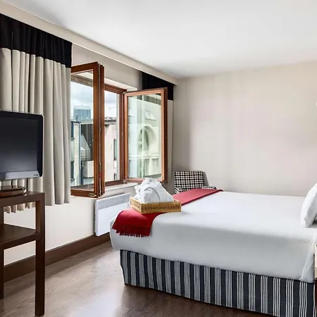 Hotel Nh Grand Place Arenberg 4*