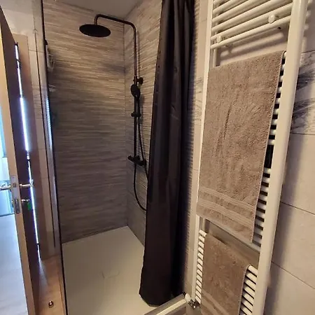 Deluxe Au 2eme Etage, Double Au 4eme Etage Not A