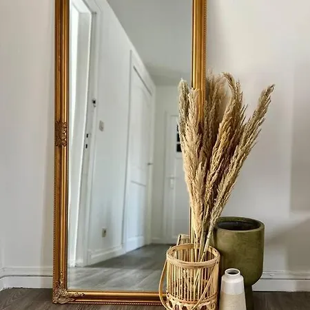 شقة Lovely 2-bedroom Duplex W/ Balcony In بروكسل