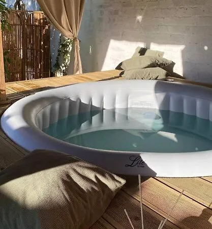 Superbe Avec Jardin, Sauna Et Jacuzzi Apartamento