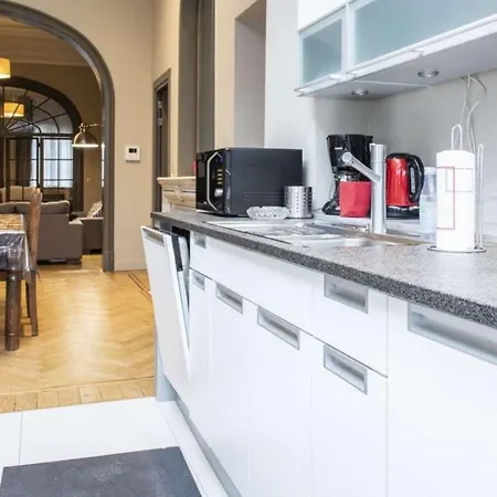 Chic 3-bedroom For Rent To Professionals In Ixelles * Brüsszel
