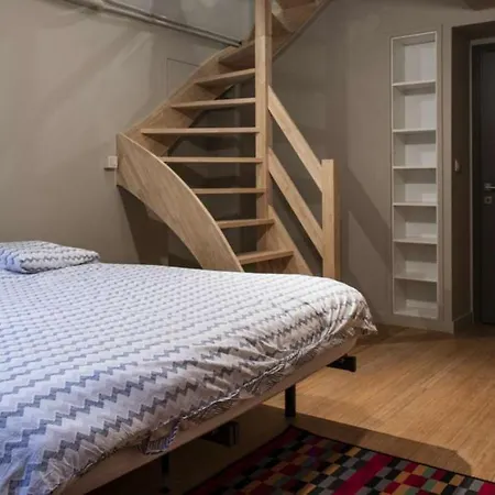 Chic 3-bedroom For Rent To Professionals In Ixelles *