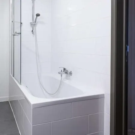 Apartman Chic 3-bedroom For Rent To Professionals In Ixelles *