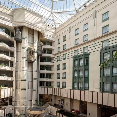 Radisson Collection Grand Place Hotel 5*