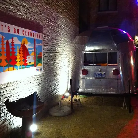 Vintage Airstream 3*