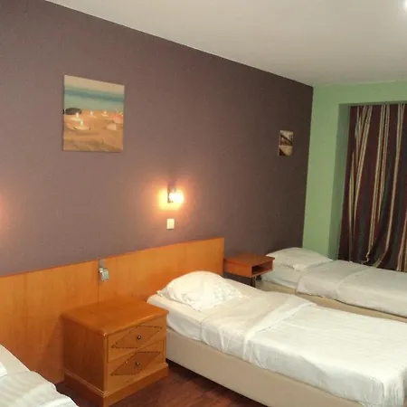 Albert Hotel 2*