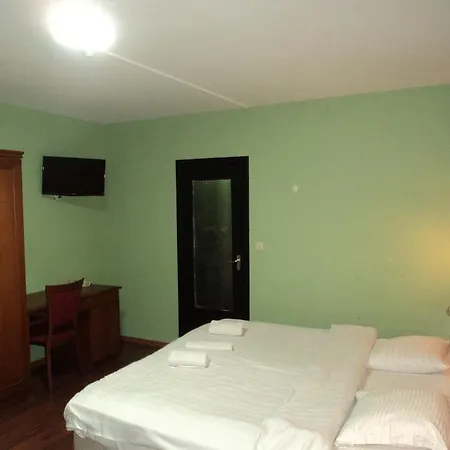 Albert Hotel Ξενοδοχείο 2*