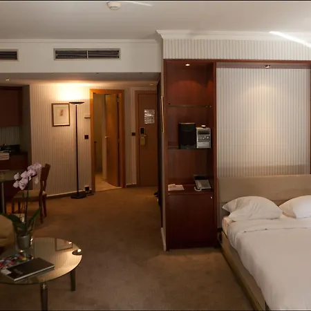 B-aparthotel Ambiorix 4*