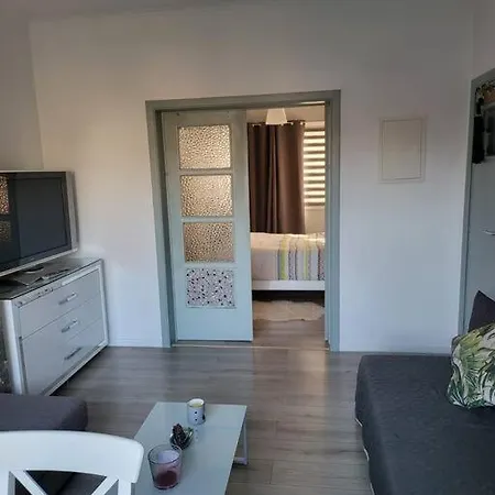 Cosy Anderlecht Apartment *