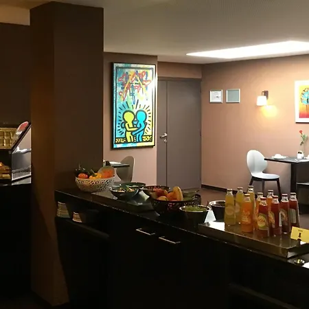 New Charlemagne 호텔 4*