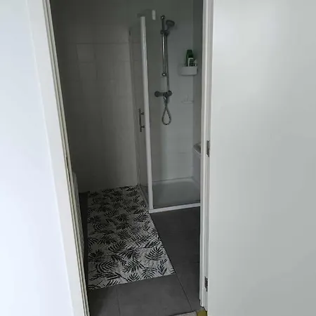 Chambre Avec Douche Prive 브뤼셀