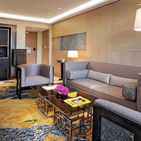 Tangla Hotel 5*