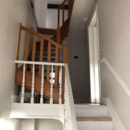 In Maison De Metre In Etterbeek Apartamento *