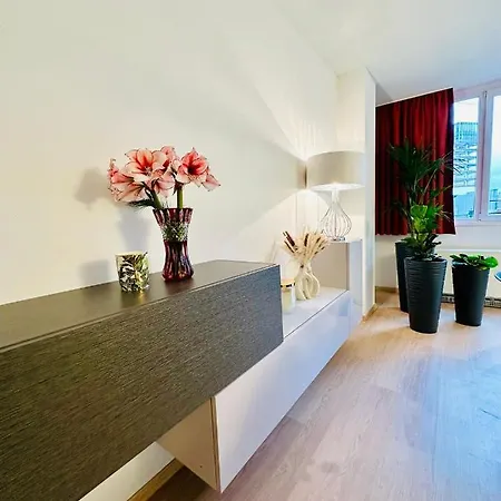 Urbanstay Grand Place Luxury