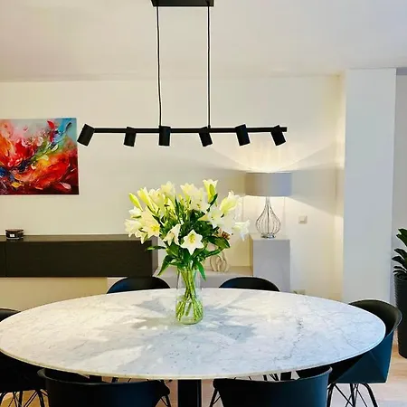 公寓 Urbanstay Grand Place Luxury *