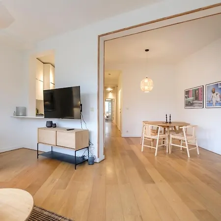 Beautiful 2 Bedrooms Ixelles Ponds *