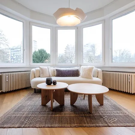 Beautiful 2 Bedrooms Ixelles Ponds *