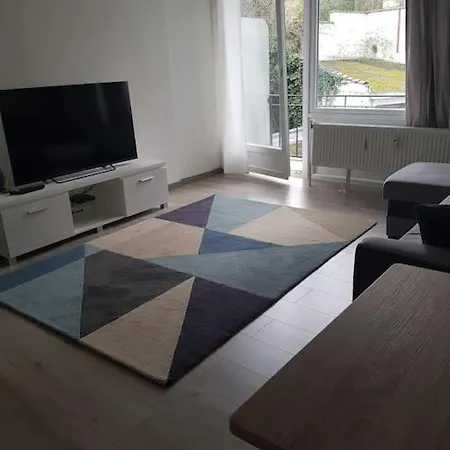 Studio Quartier Louise Calme Apartment *