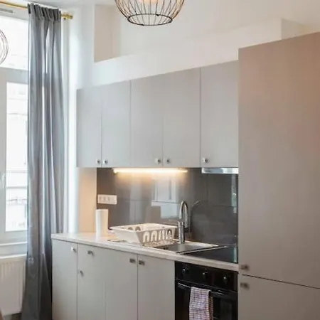 1 Apartamento *