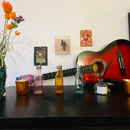 Quiet And Colorfull Flat In The Center Of Apartament